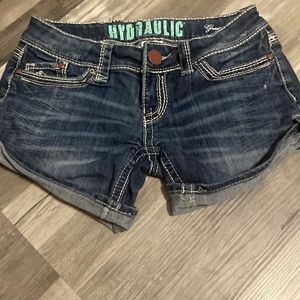 Hydraulic shorts
